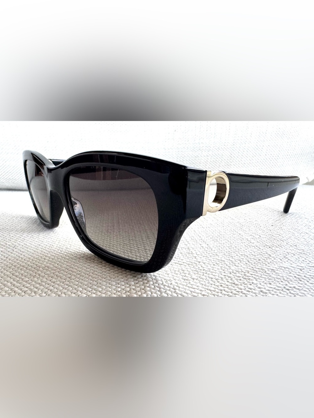 FERRAGAMO SF1012S Black Oversized Sunglasses NWT Full Set Italy